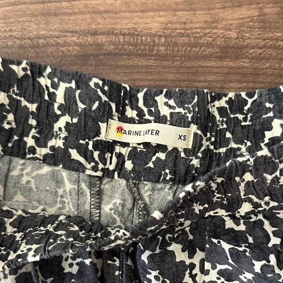 Marine Layer Black and White Patterned Pants - Picture 2 of 2